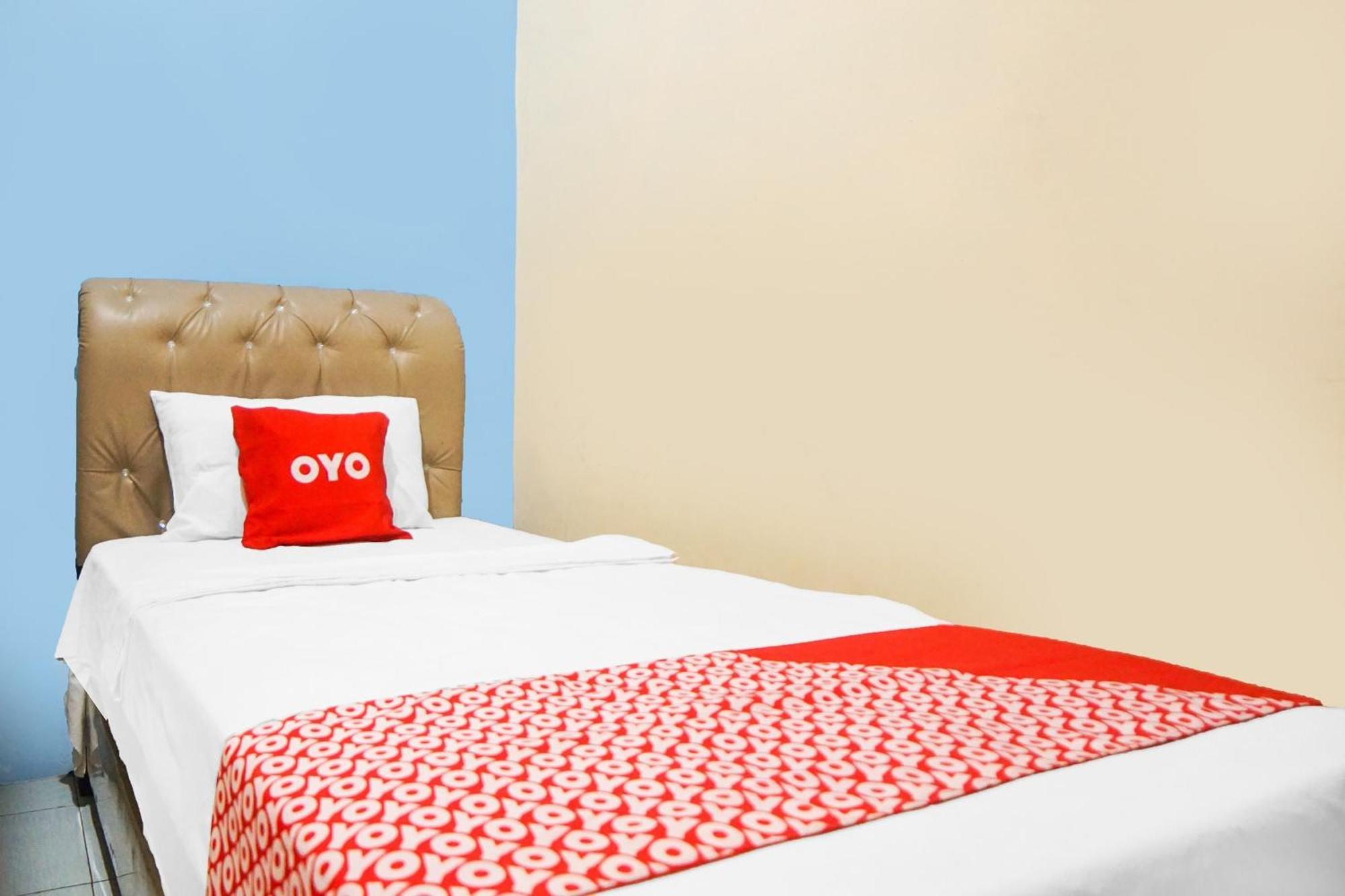 Oyo 92076 Sky Residence Cengkeh Medan Exterior foto
